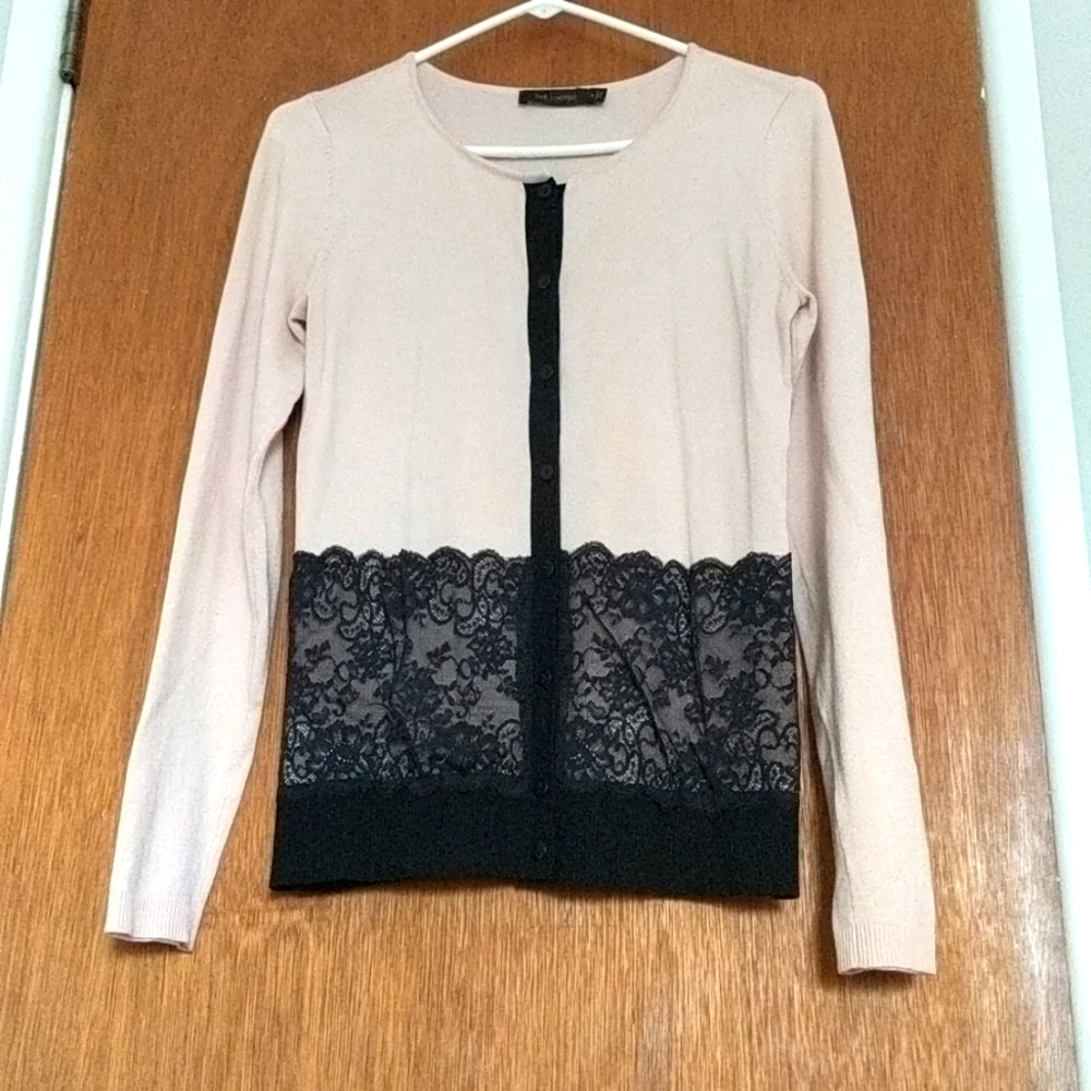 The Limited light pink top w/ buttons & black lace. Excellent condition. Size S - Picture 2 of 5